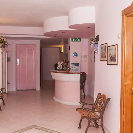 La Bagattella & 4*