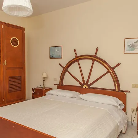 La Bagattella & Hotel Forio (Isola d'Ischia)
