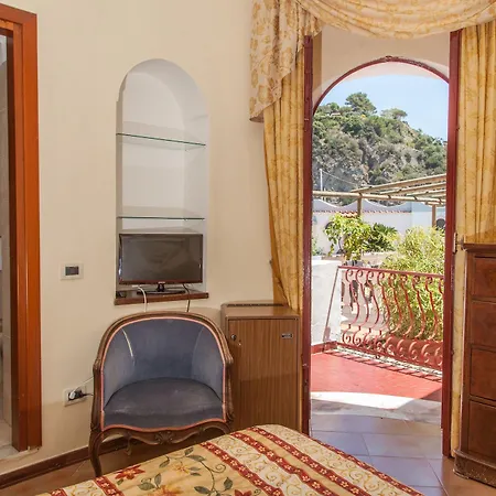 Hotel La Bagattella & Forio (Isola d'Ischia)