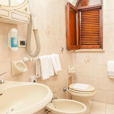 Hotel La Bagattella & Forio (Isola d'Ischia)