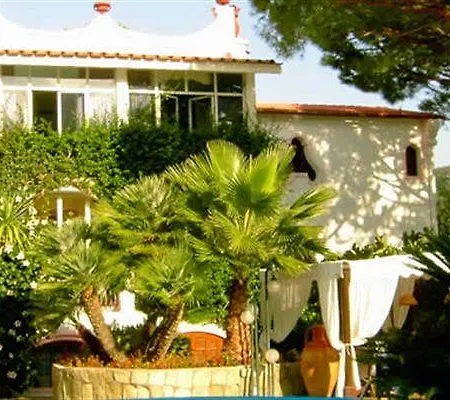 La Bagattella & Hotel Forio (Isola d'Ischia)