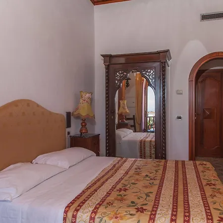 La Bagattella & Hotel Forio (Isola d'Ischia)