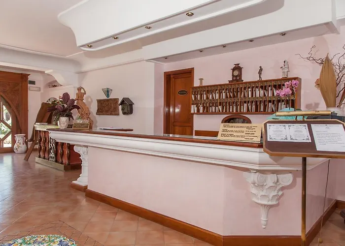 Отель La Bagattella & 4*