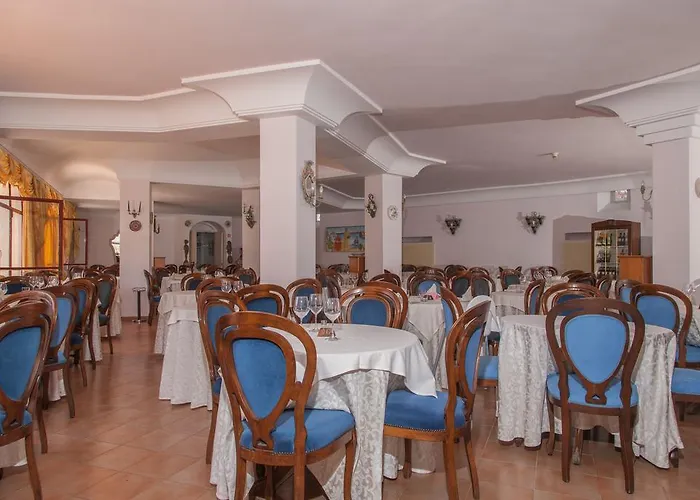 Отель La Bagattella & 4*