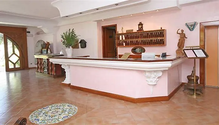 Отель La Bagattella & 4*